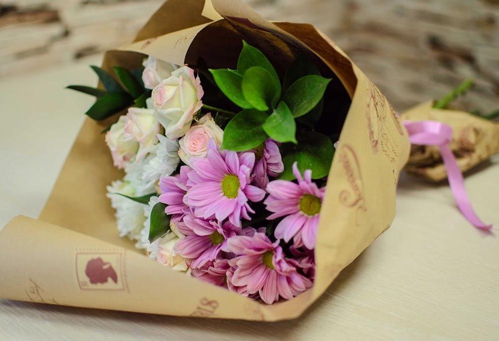 Букет цветов из: Розы и Хризантемы в Поселок имени Степана Разина