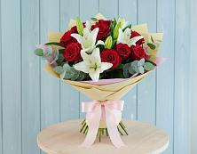 Букет цветов из:  Лилии и Розы в Поселок имени Степана Разина