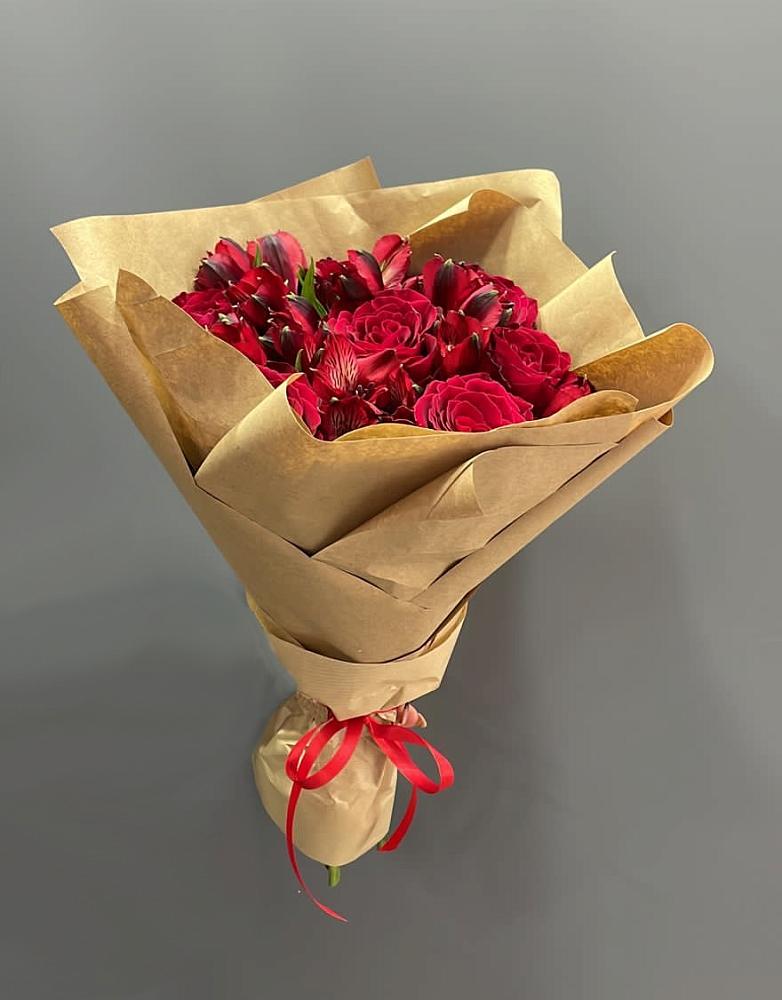 Букет цветов из: Альстромерии и Розы в Поселок имени Степана Разина