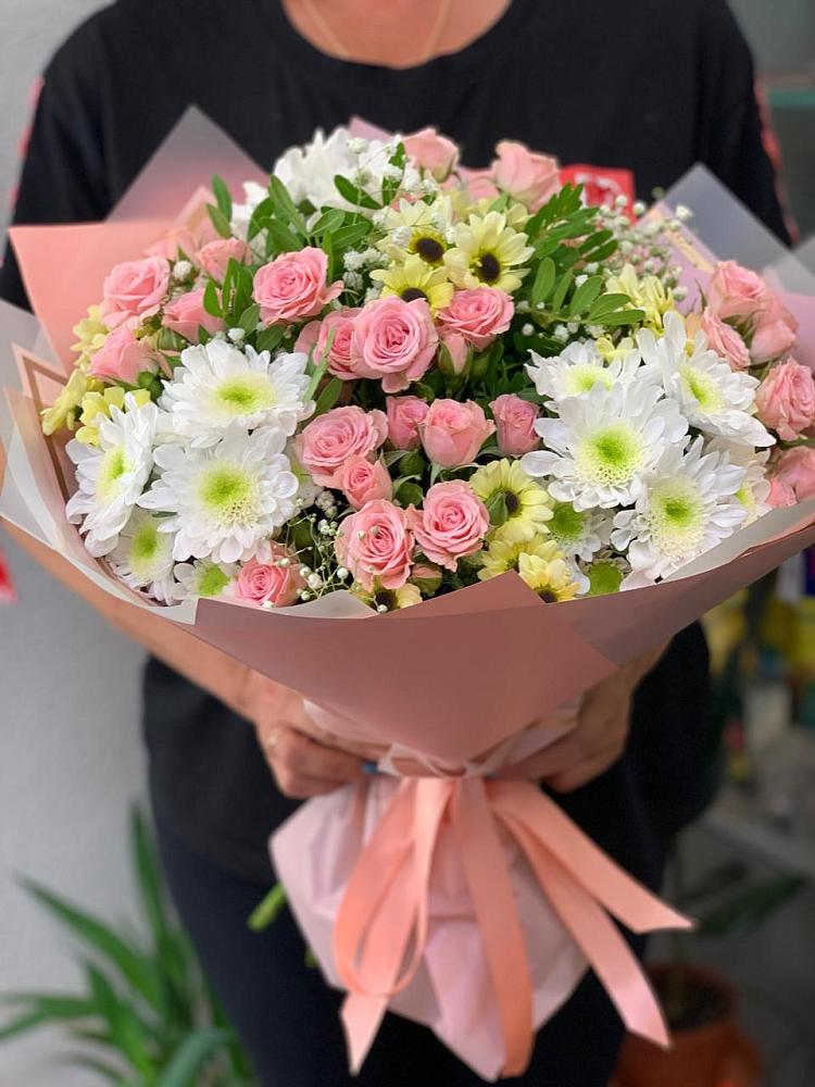 Букет цветов из: Розы и Хризантемы в Поселок имени Степана Разина