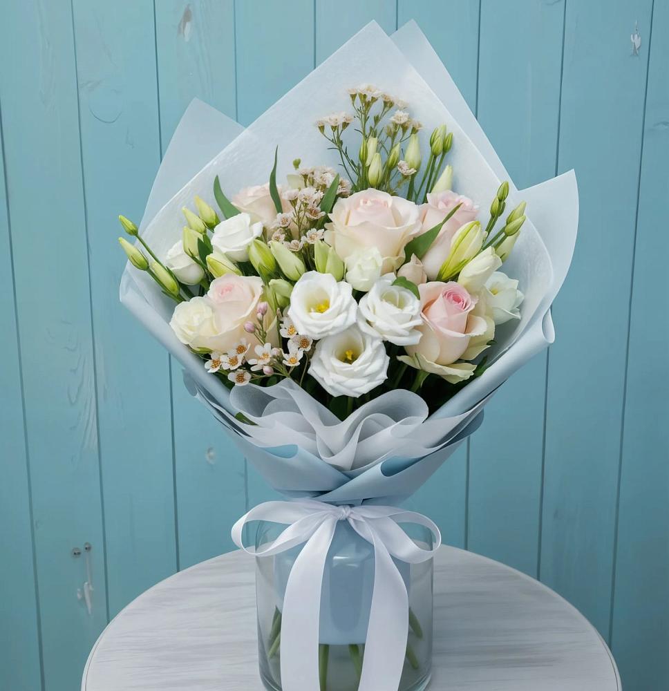 Букет цветов из: Розы и Лизиантусы в Поселок имени Степана Разина