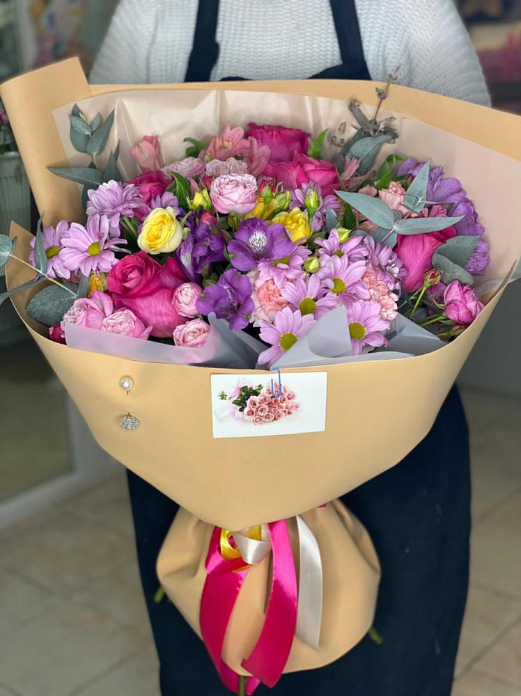 Букет цветов из: Хризантемы, Гвоздики и Альстромерии в Поселок имени Степана Разина