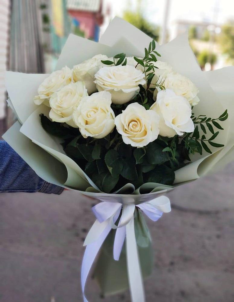 Букет Белые розы Проуд в Поселок имени Степана Разина