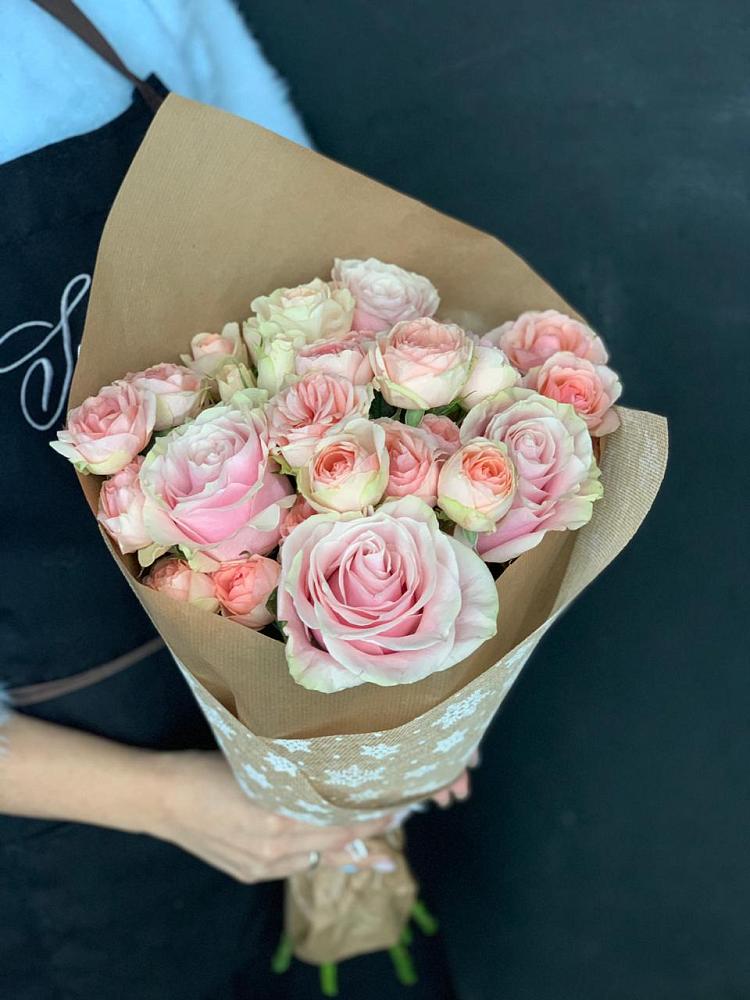 Букет цветов из: Хризантемы и Розы в Поселок имени Степана Разина