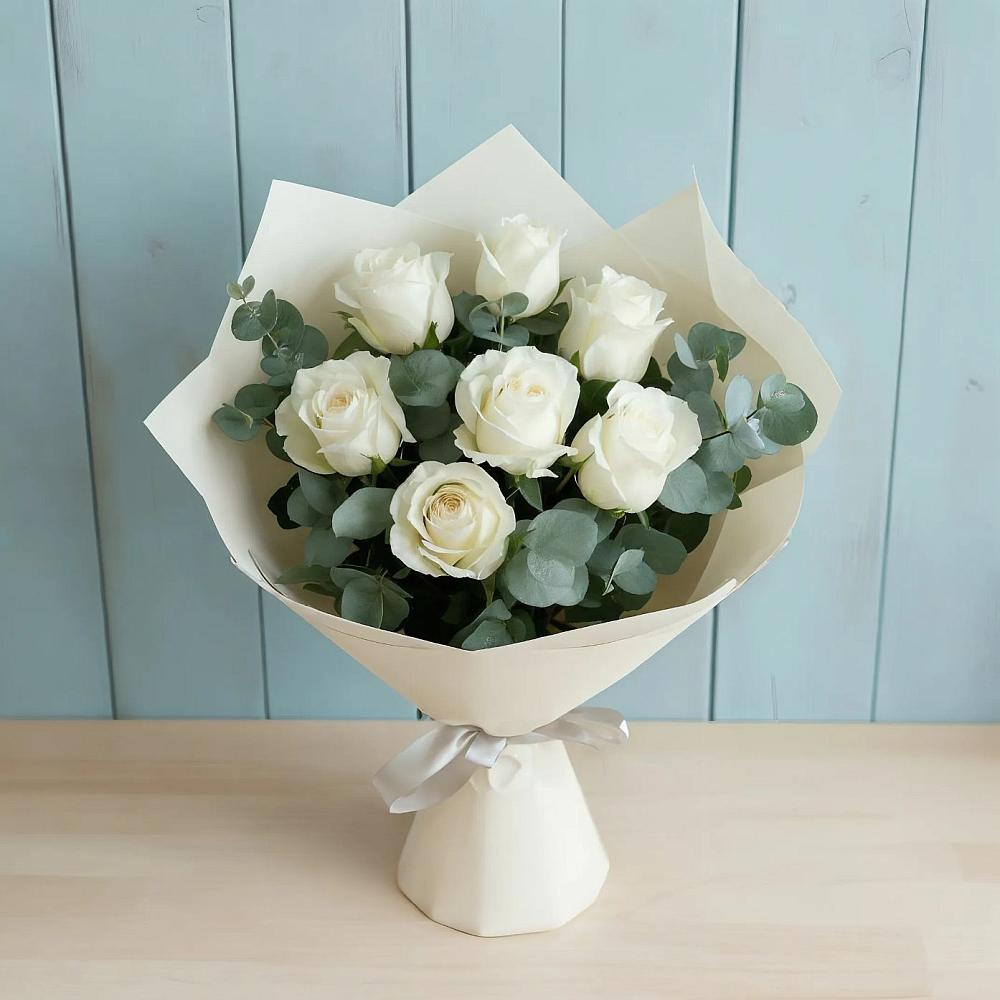 Букет Белые розы в Эвкалипте в Поселок имени Степана Разина