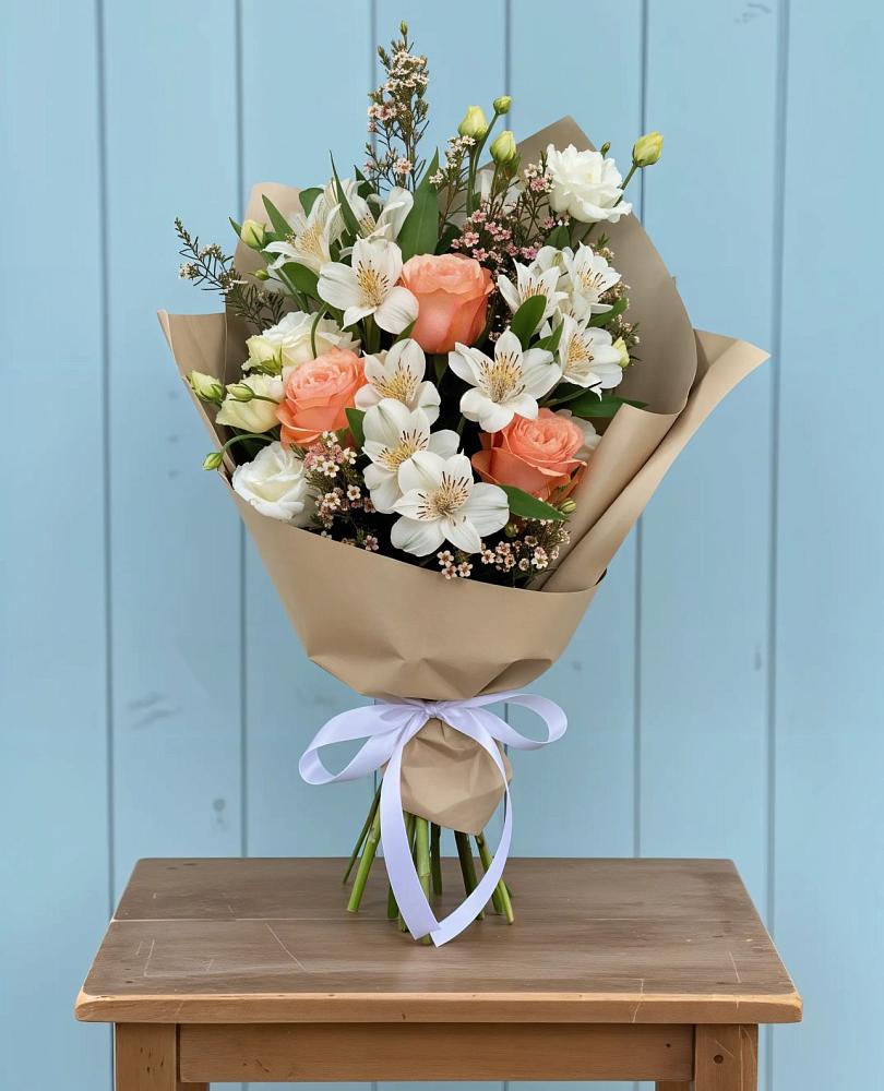 Букет цветов из: Альстромерии, Лизиантусы, Розы и Хризантемы в Поселок имени Степана Разина