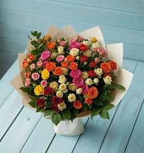 Букет Микс из разноцветных кустовых роз в Поселок имени Степана Разина