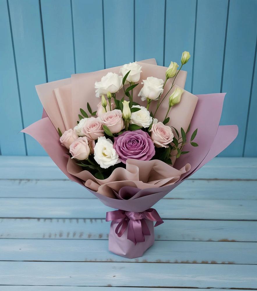 Букет цветов из: Розы и Лизиантусы в Поселок имени Степана Разина